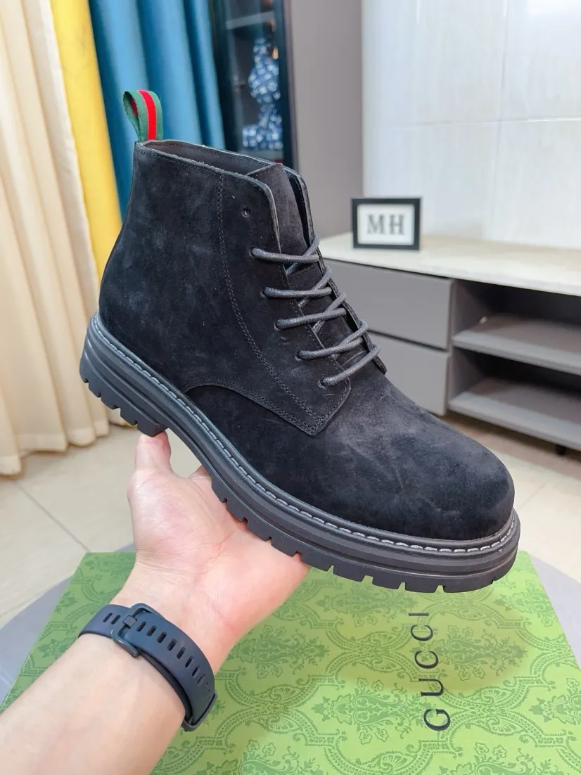 Men's shoes 💰540🌸🌸 (GUCCI) [cow lining plus velvet optional] [can be made without standard] New product Martin boots imported from Canada with full top layer high mercerized frosted fabric, punched using 3D digital technology, high-end and classy, ​​versatile to wear, full of three-dimensionality, close pictures will make you obsessed with the leather. You can't extricate yourself ~ the best on the market.          Fabric: Cowhide/Embossed Lining: Cowhide.          Please make a note when placing an order, sizes: 38-44 (37, 45, 46 can be customized and cannot be returned or exchanged) 5 colors available; black, gray, khaki, coffee, and earthy yellow